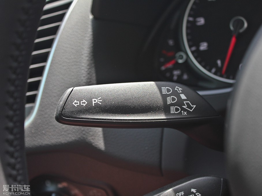 2013?yun)WQ5 40 TFSI m