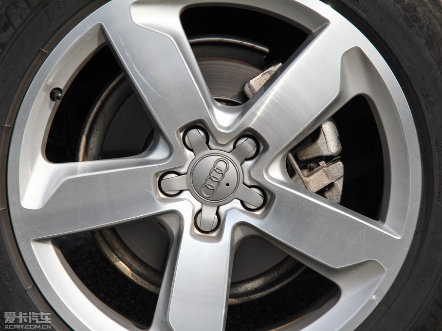 2013?yun)WQ5 40 TFSI m