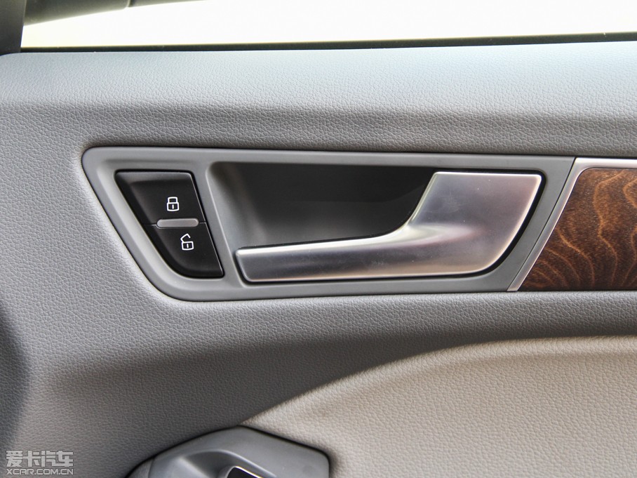 2013?yun)WQ5 40 TFSI m