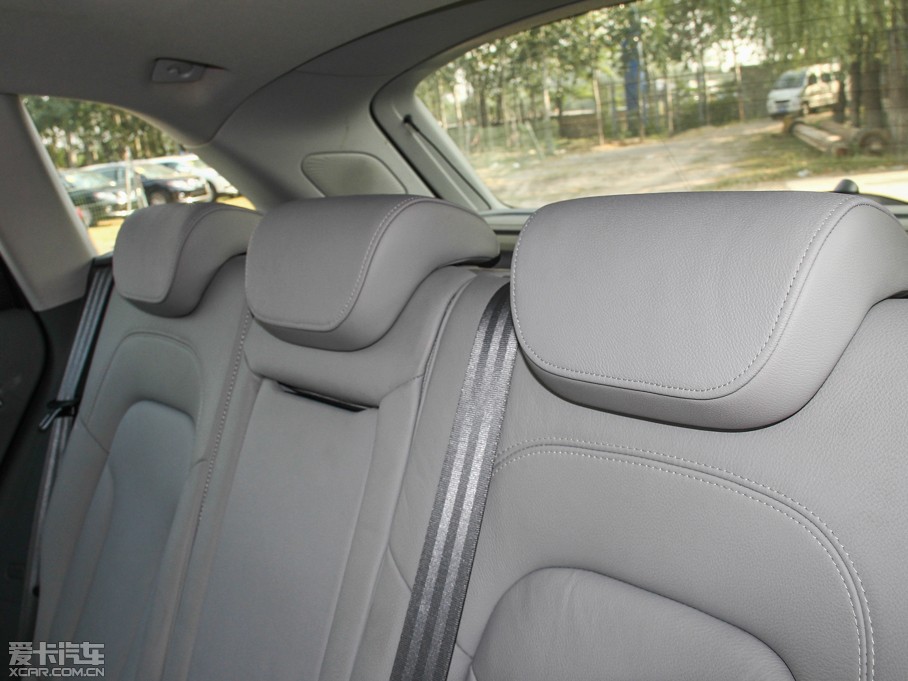 2013?yun)WQ5 40 TFSI m