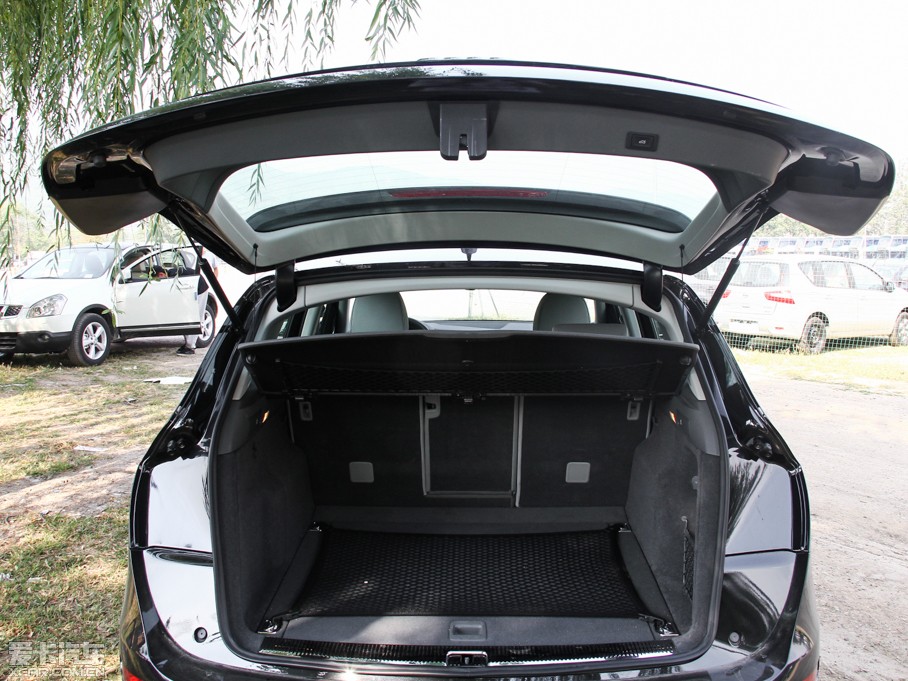 2013?yun)WQ5 40 TFSI m