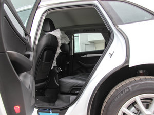 2013款40 TFSI 技术型 后排空间