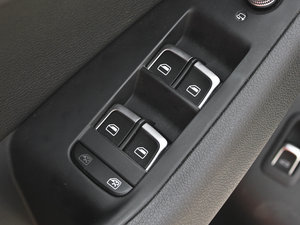 2013款40 TFSI 舒适型 主驾车窗控制区	