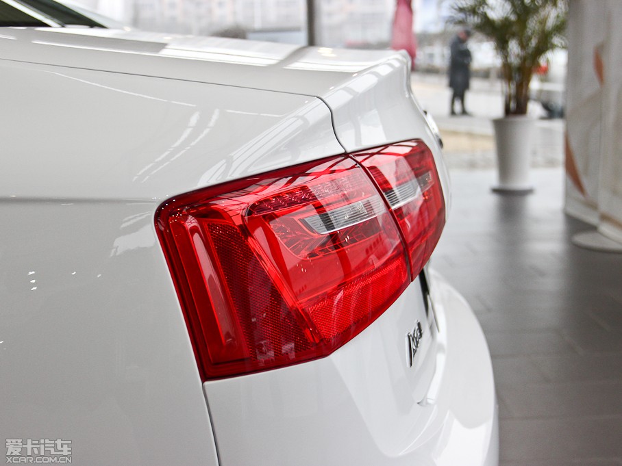 2014?yun)WA6L 30 FSI CVTm