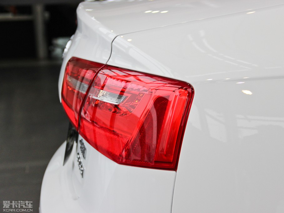 2014?yun)WA6L 30 FSI CVTm