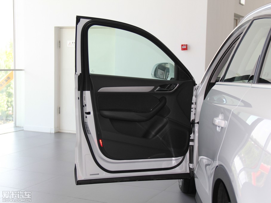 2015?yun)WQ3 30 TFSI M(jn)ȡ