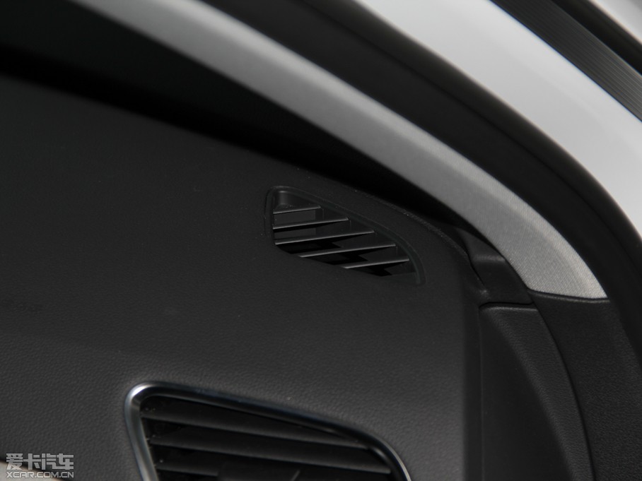 2015?yun)WQ3 30 TFSI M(jn)ȡ