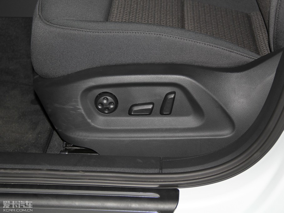 2015?yun)WQ3 30 TFSI M(jn)ȡ