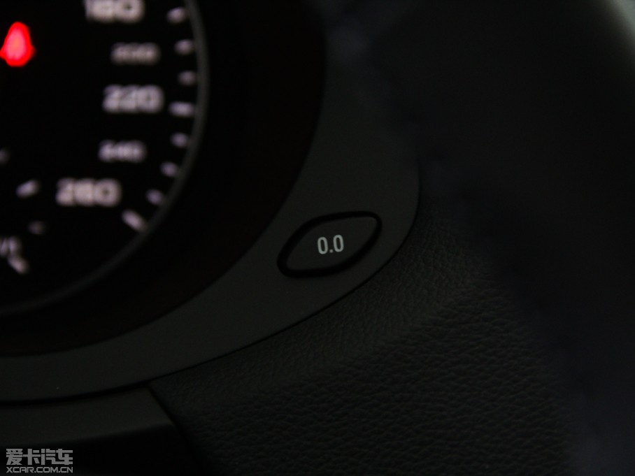 2015?yun)WQ3 30 TFSI M(jn)ȡ