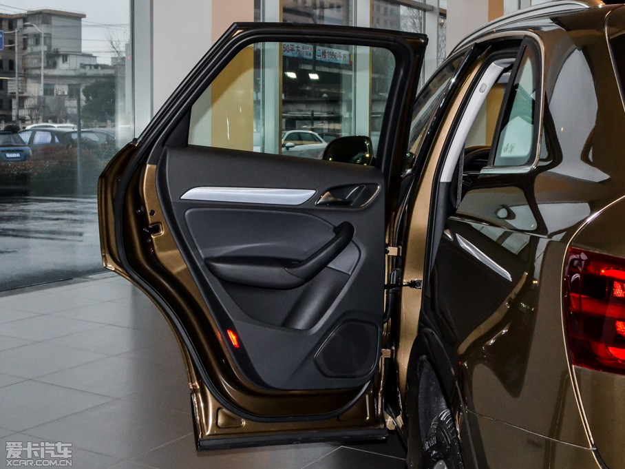 2015?yun)WQ3 35 TFSI quattro g(sh)