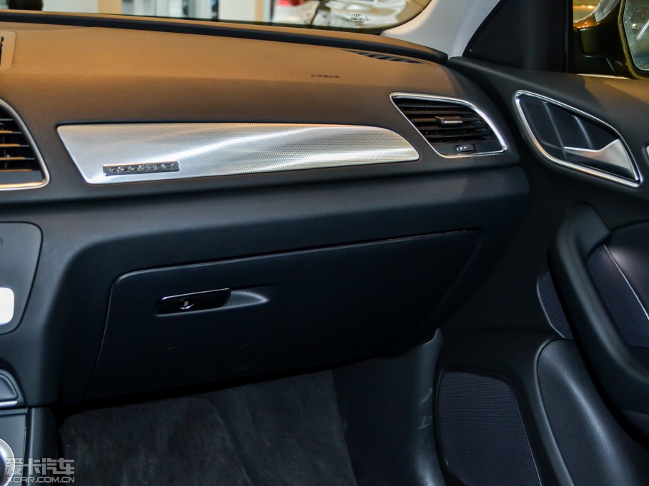 2015?yun)WQ3 35 TFSI quattro g(sh)