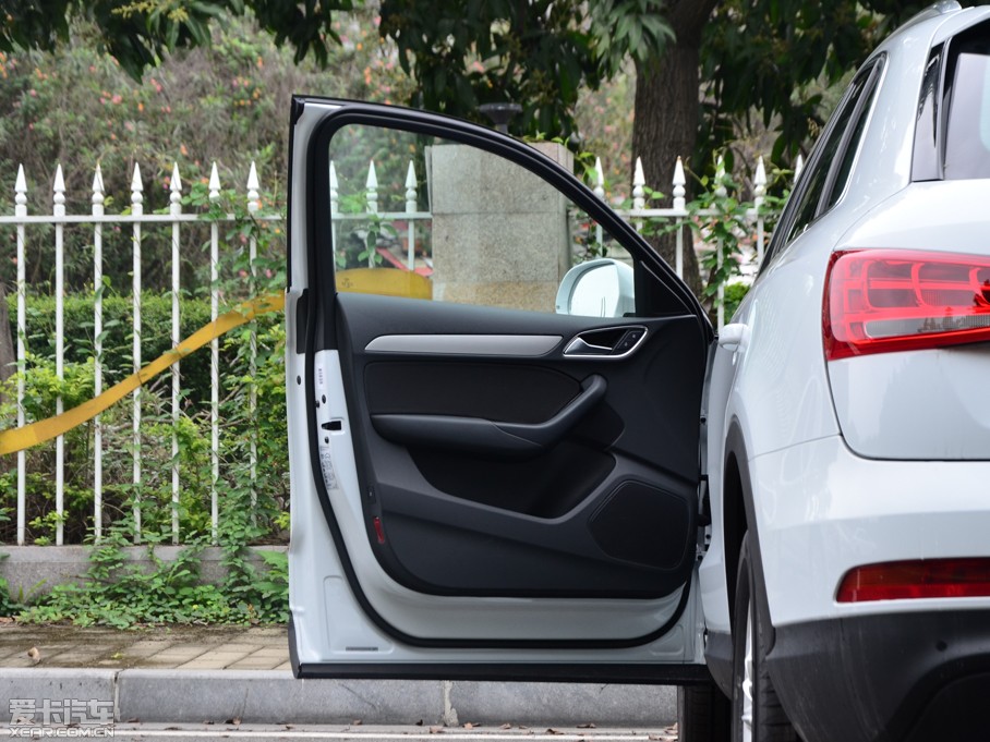 2015��W��Q3 30 TFSI �˜���