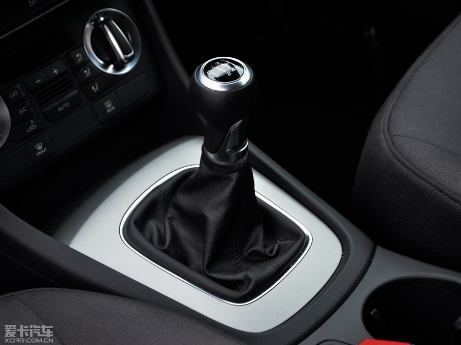 2015?yun)WQ3 30 TFSI (bio)(zhn)