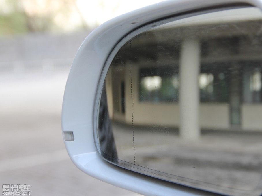 2015?yun)WQ3 35 TFSI quattro A