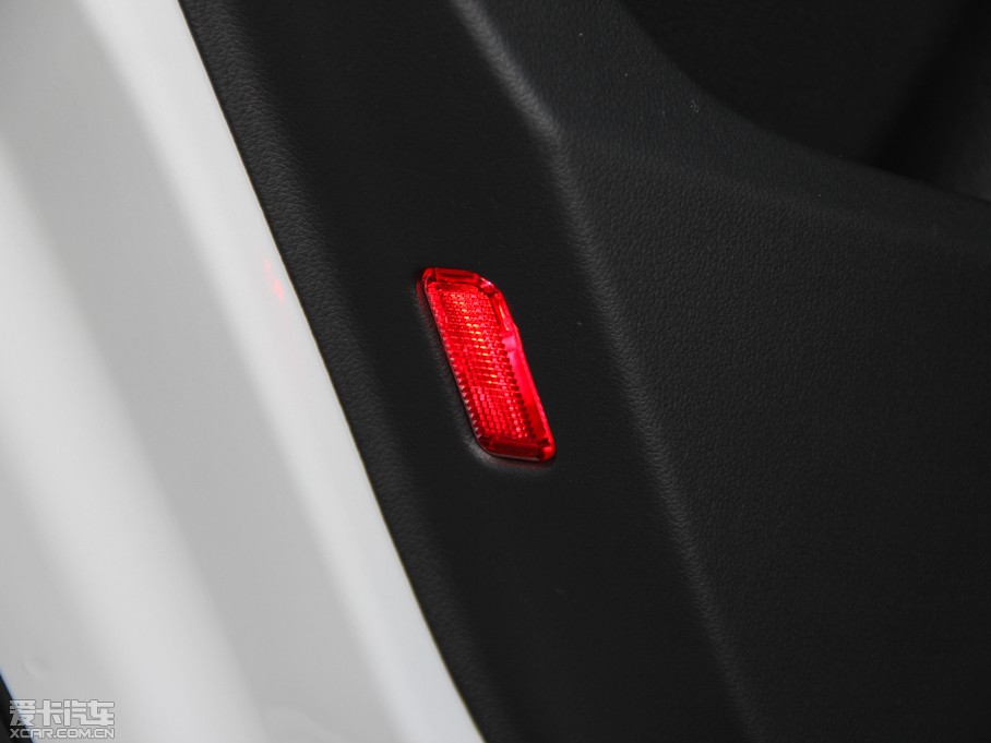 2015?yun)WQ3 35 TFSI quattro A