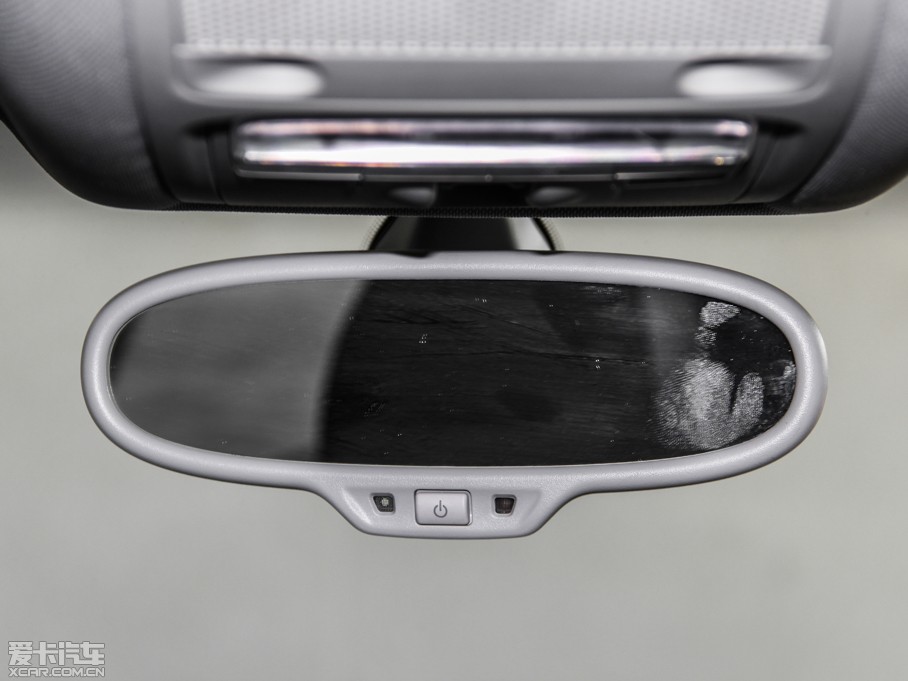 2015?yun)WQ3 35 TFSI quattro A