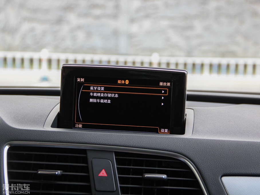 2015?yun)WQ3 35 TFSI quattro A