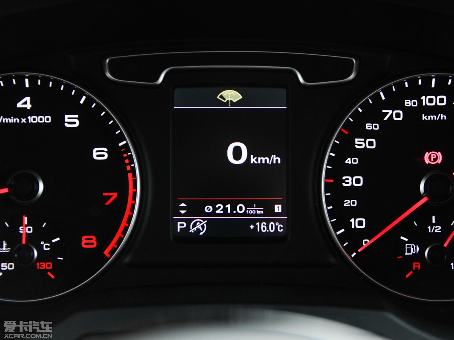 2015?yun)WQ3 35 TFSI quattro A