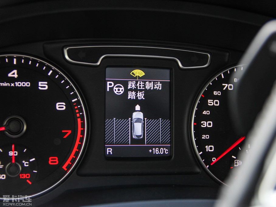 2015?yun)WQ3 35 TFSI quattro A