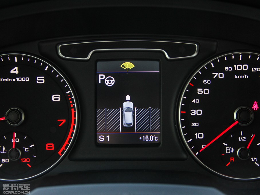 2015?yun)WQ3 35 TFSI quattro A