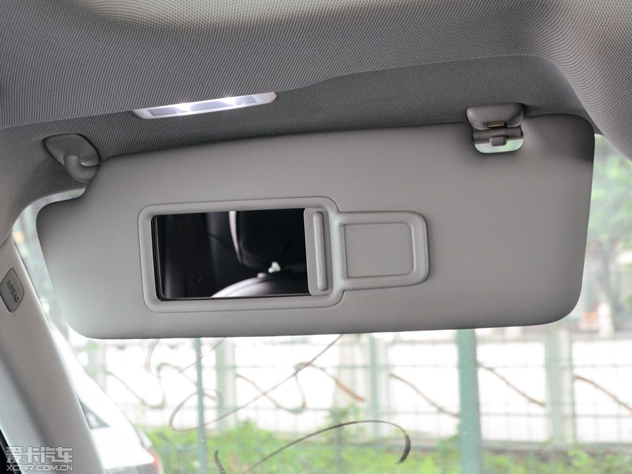 2015?yun)WQ3 40 TFSI quattro A