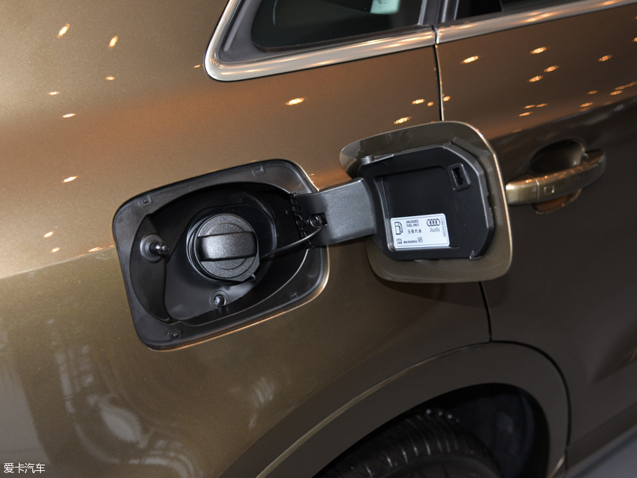 2015?yun)WQ3 35 TFSI quattro 300fo(j)