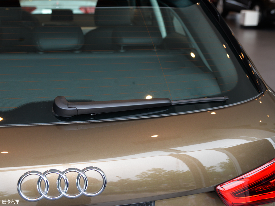 2015?yun)WQ3 35 TFSI quattro 300f(wn)o(j)