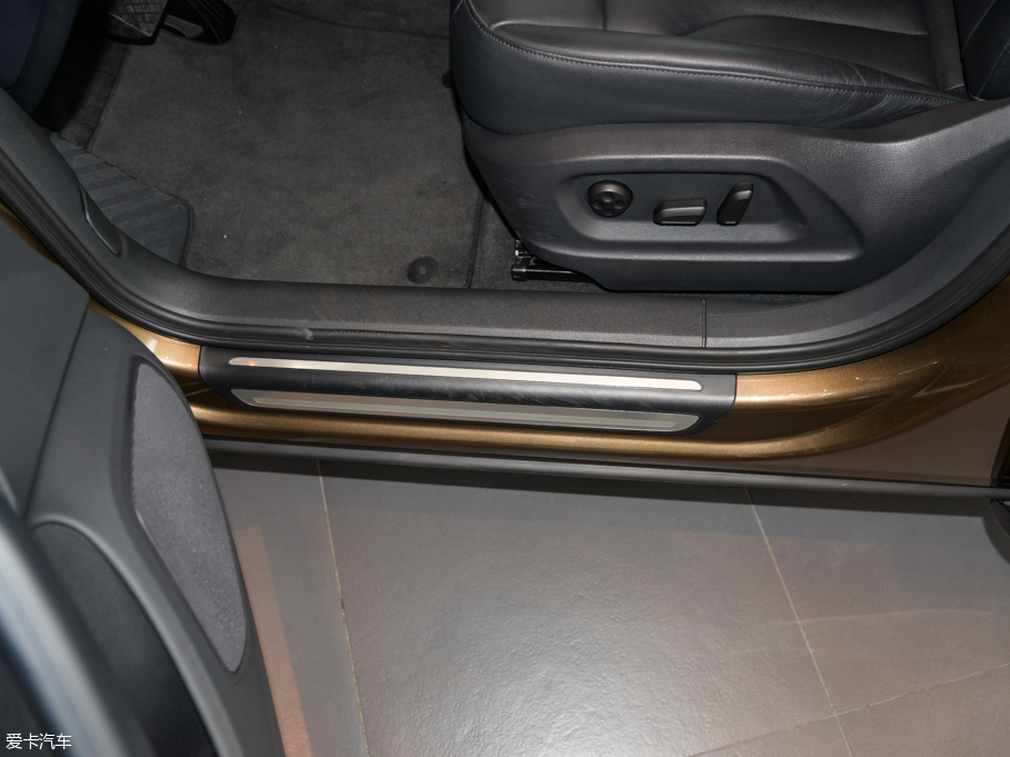 2015WQ3 35 TFSI quattro 300fo(j)