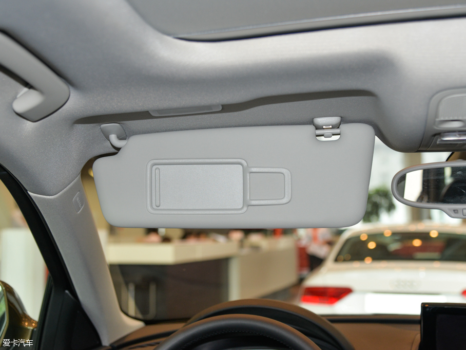 2015?yun)WQ3 35 TFSI quattro 300f(wn)o(j)