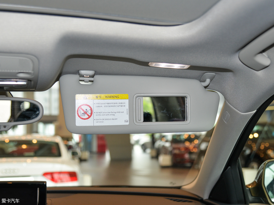 2015?yun)WQ3 35 TFSI quattro 300fo(j)