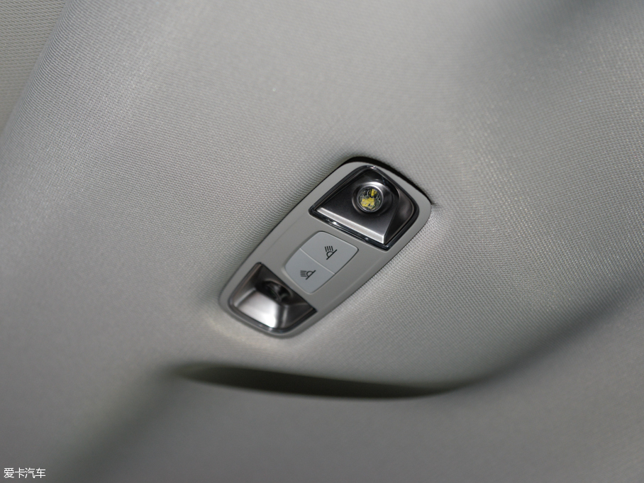 2015?yun)WQ3 35 TFSI quattro 300f(wn)o(j)