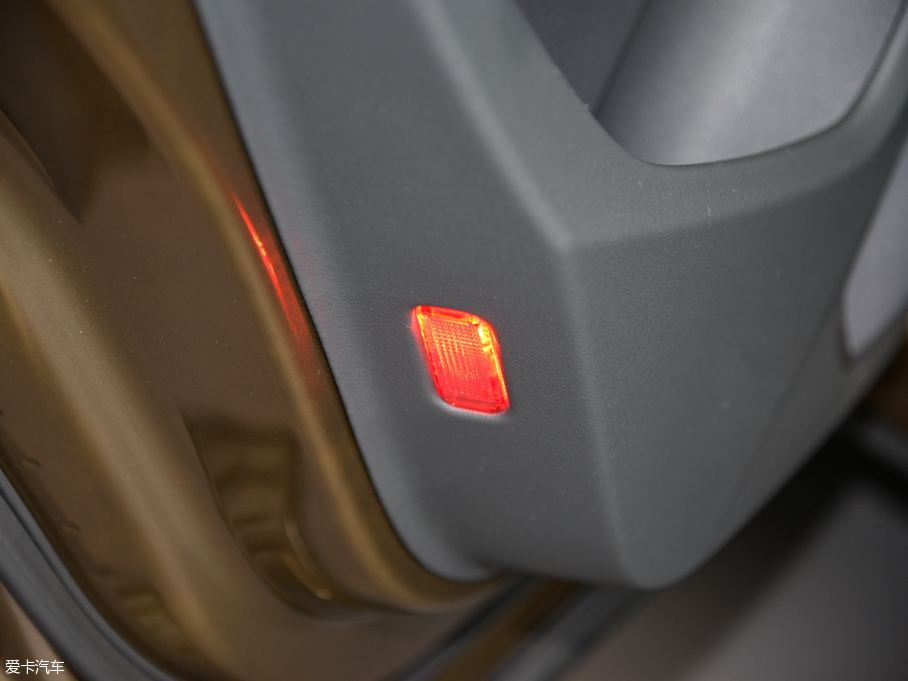 2015WQ3 35 TFSI quattro 300fo(j)