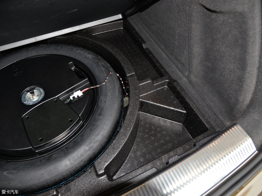 2015?yun)WQ3 35 TFSI quattro 300fo(j)