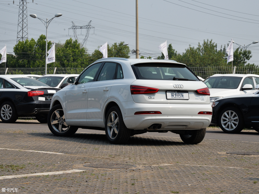 2015?yun)WQ3 35 TFSI quattro 300fo(j)