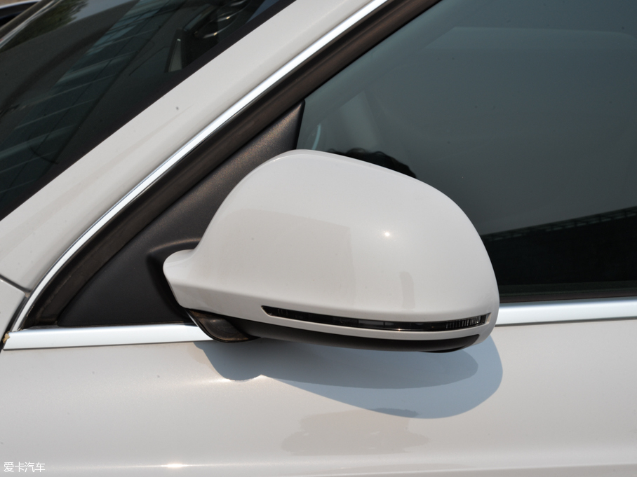 2015?yun)WQ3 35 TFSI quattro 300fo(j)