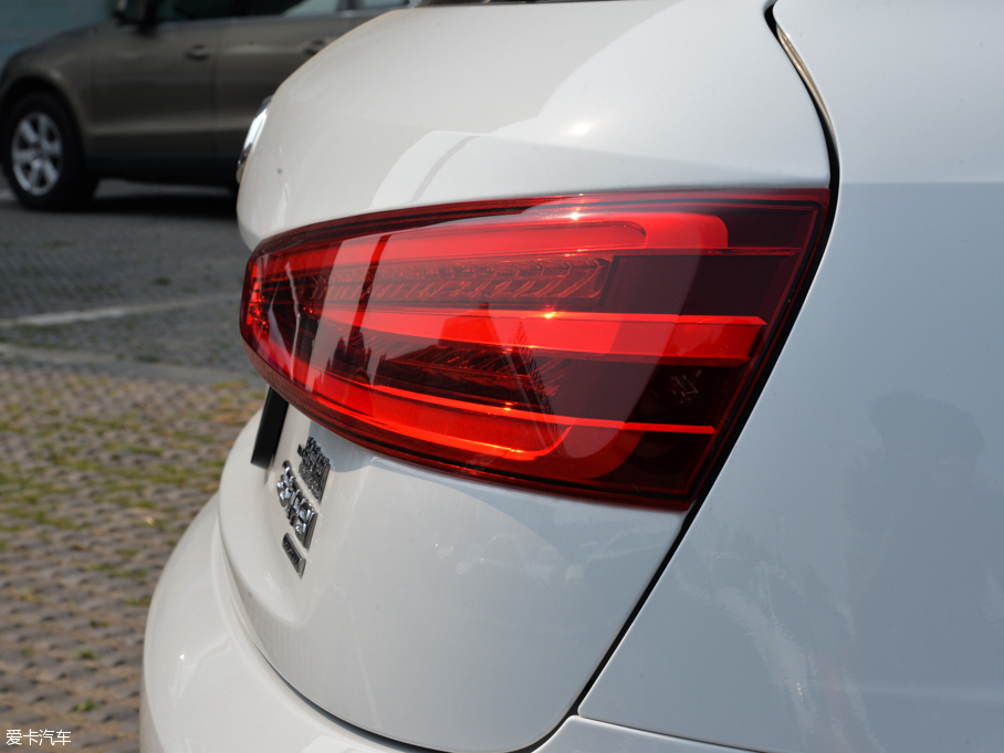 2015?yun)WQ3 35 TFSI quattro 300f(wn)o(j)(l)