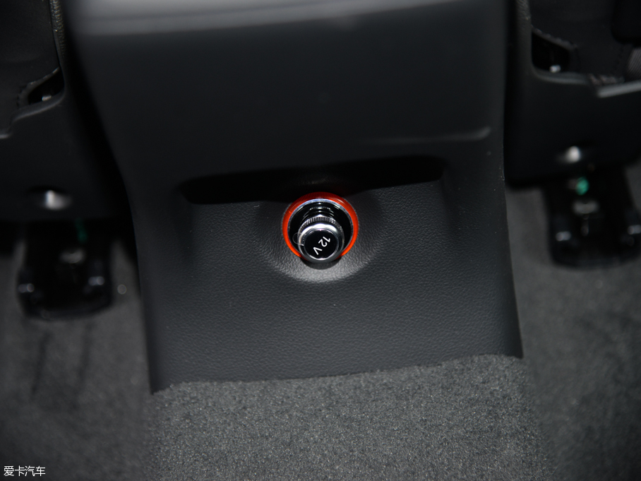 2015?yun)WQ3 35 TFSI quattro 300f(wn)o(j)(l)