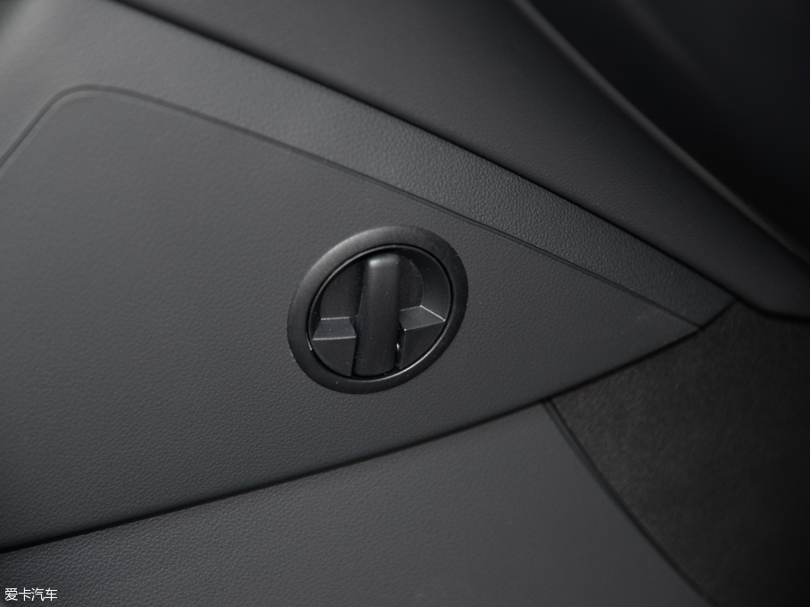 2015WQ3 35 TFSI quattro 300fo