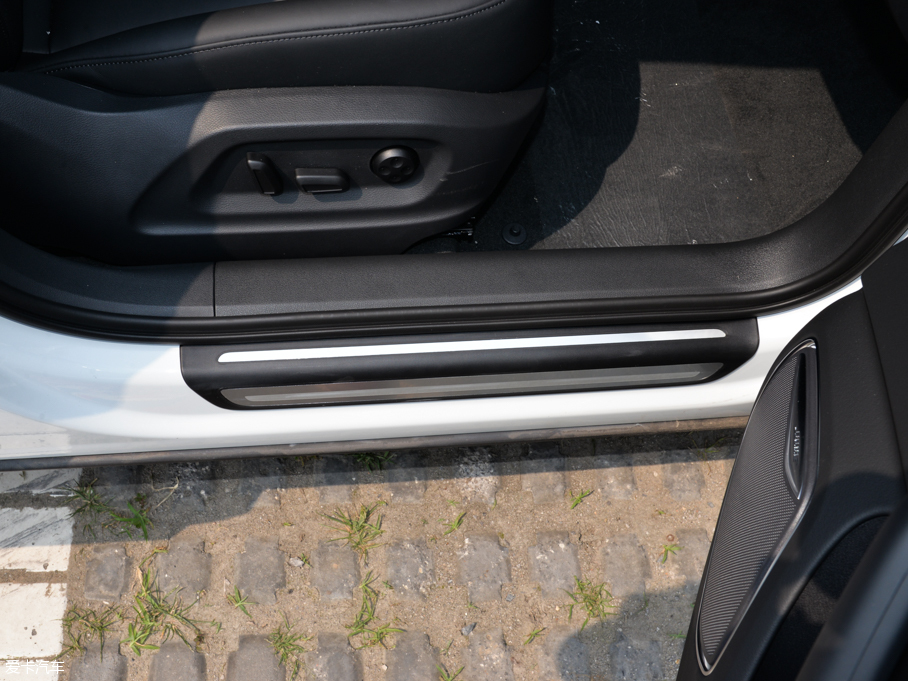 2015WQ3 35 TFSI quattro 300fo