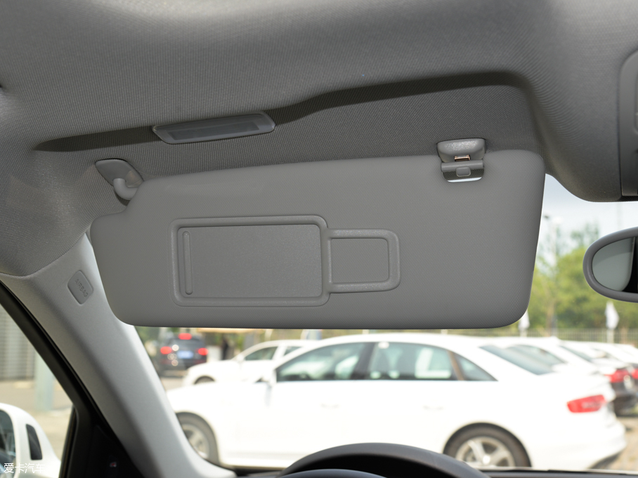 2015?yun)WQ3 35 TFSI quattro 300fo(j)