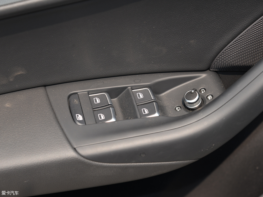 2015WQ3 35 TFSI quattro 300fo