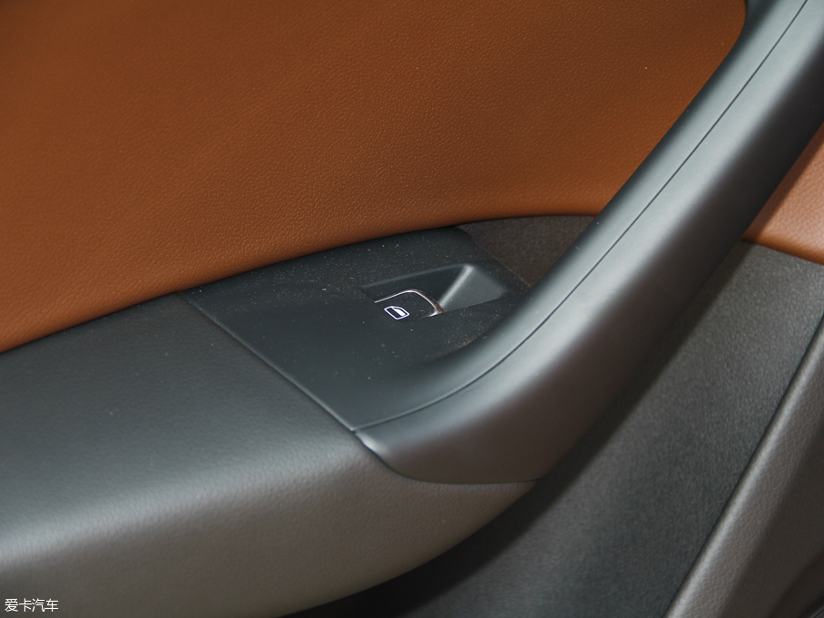 2015WQ3 35 TFSI quattro 300fo