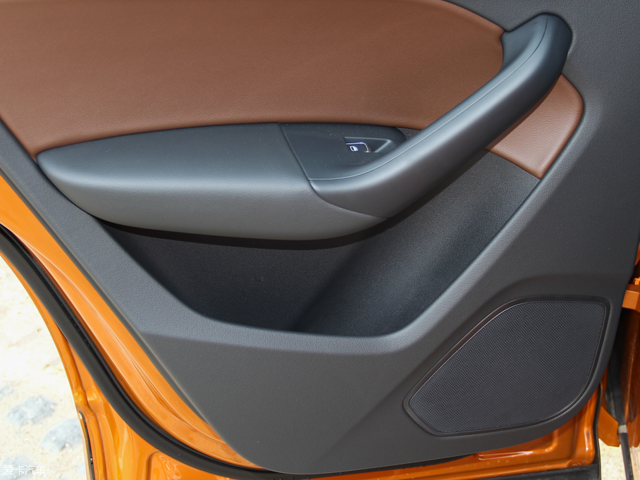 2015?yun)WQ3 35 TFSI quattro 300f(wn)o(j)