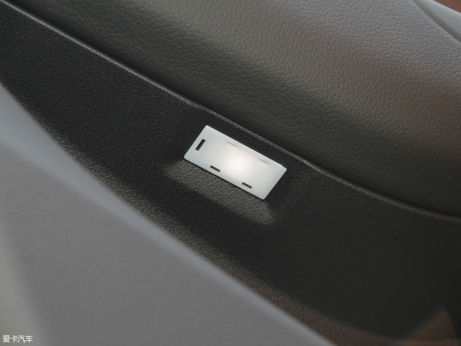 2015WQ3 35 TFSI quattro 300fo(j)