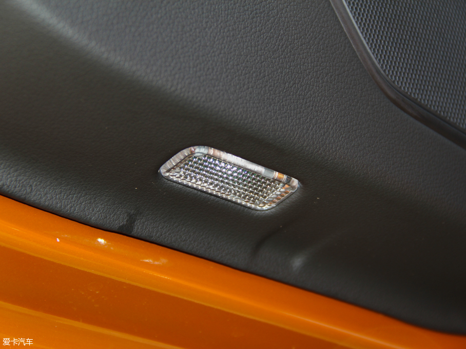 2015?yun)WQ3 35 TFSI quattro 300f(wn)o(j)