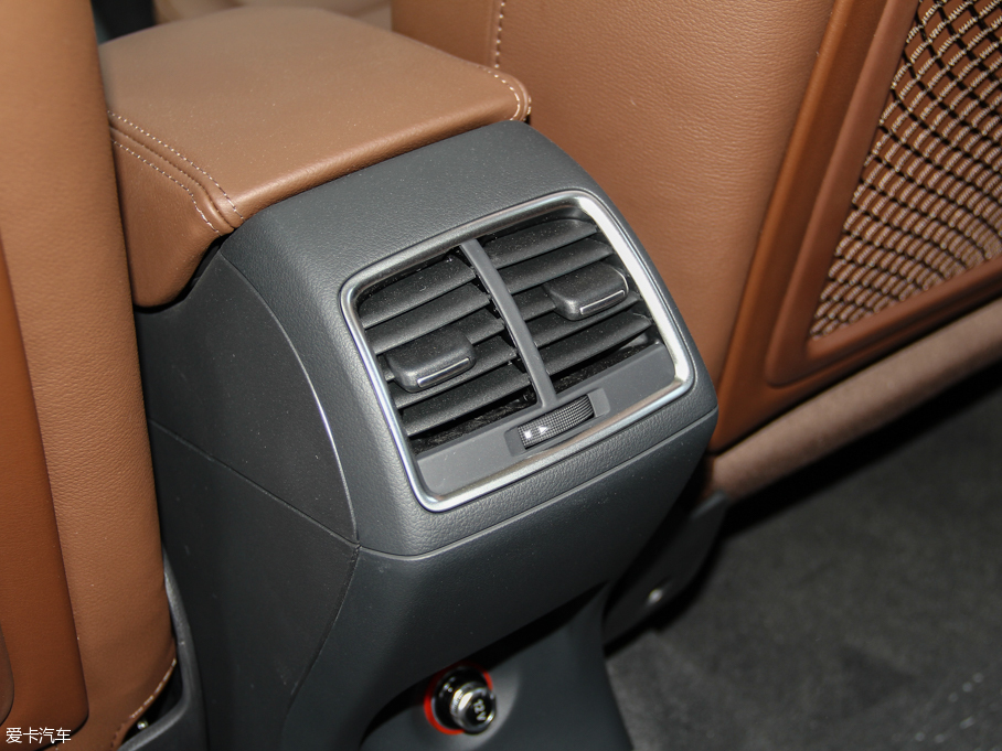 2015WQ3 35 TFSI quattro 300fo(j)