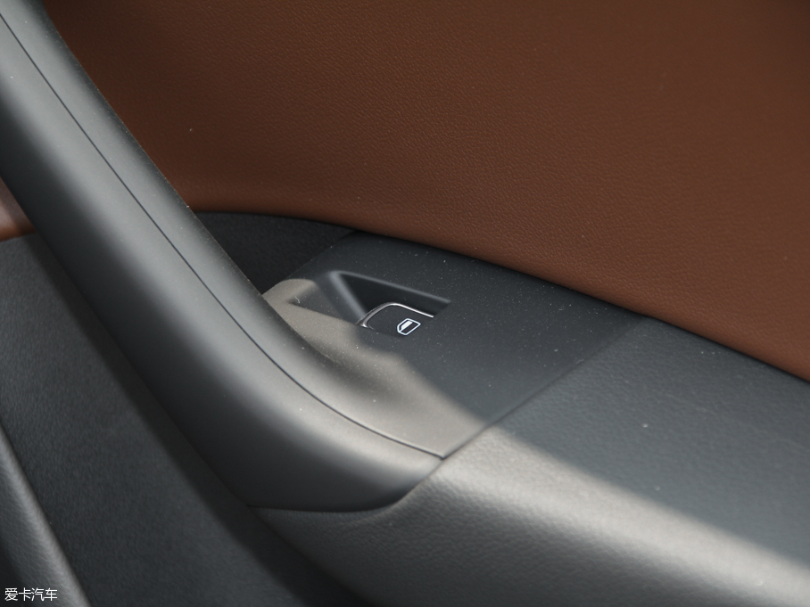 2015WQ3 35 TFSI quattro 300fo