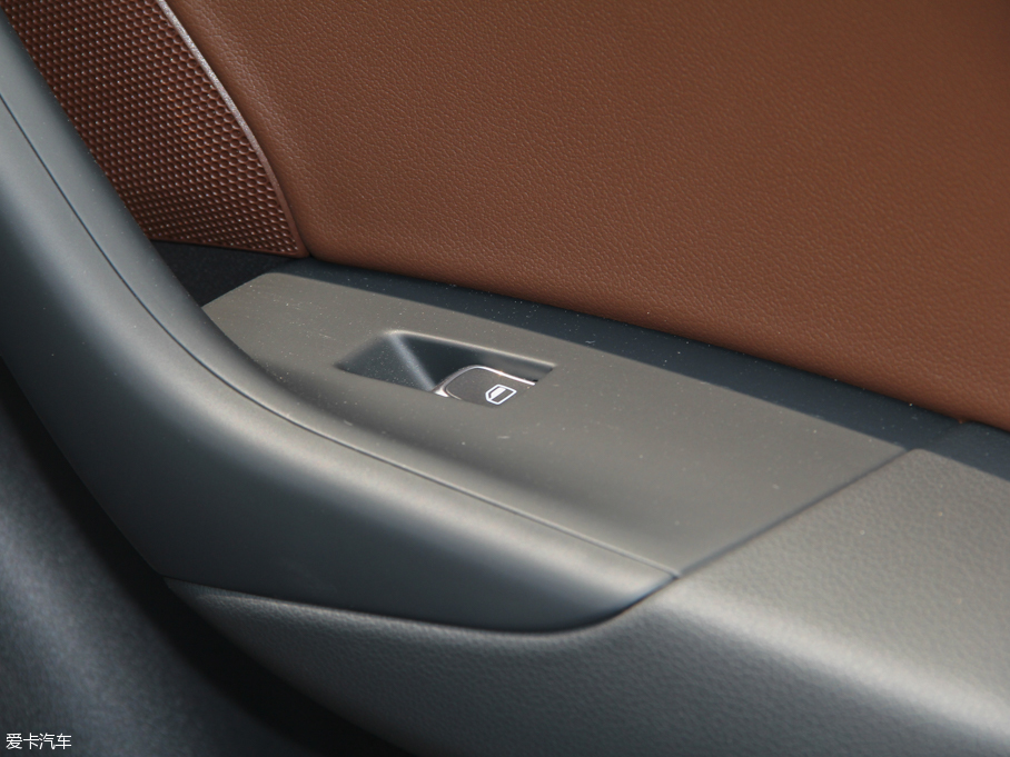 2015WQ3 35 TFSI quattro 300fo