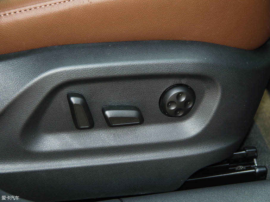 2015WQ3 35 TFSI quattro 300fo(j)