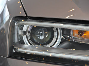 201535 TFSI quattro m ^